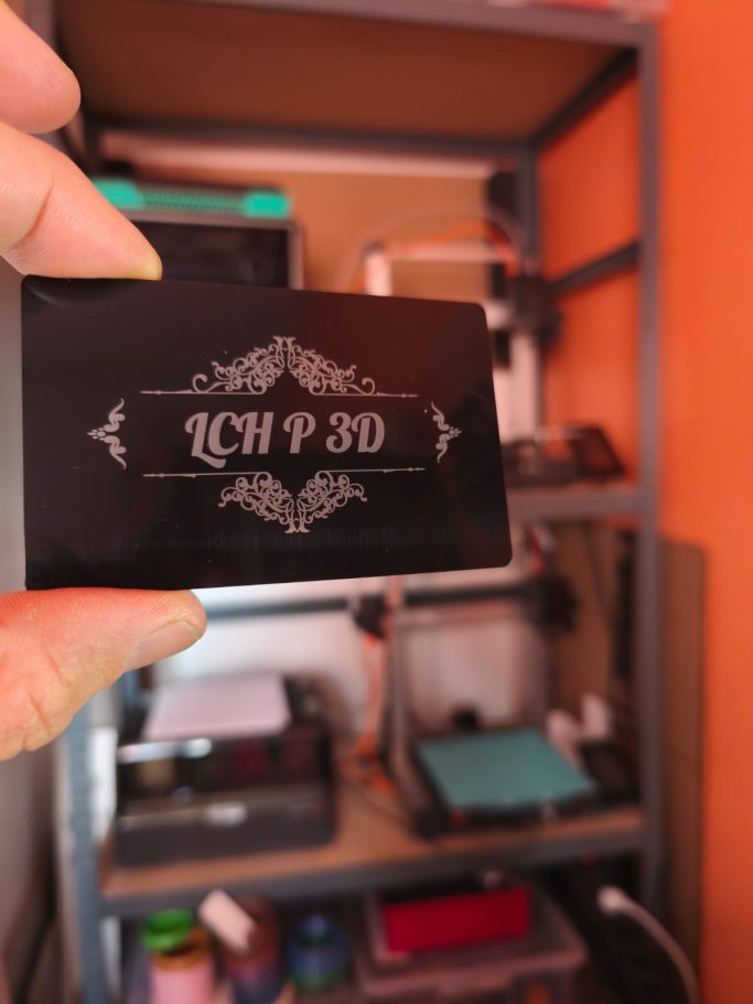 carte de visite en aluminium anodisé gravé